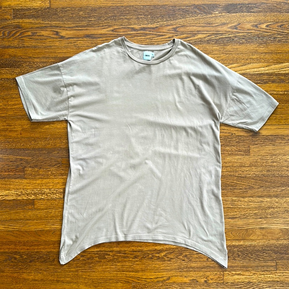 Men’s ASOS Tan Cotton Tee Shirt with curved hem